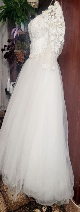 Весільна сукня, Пишна, не вінчана