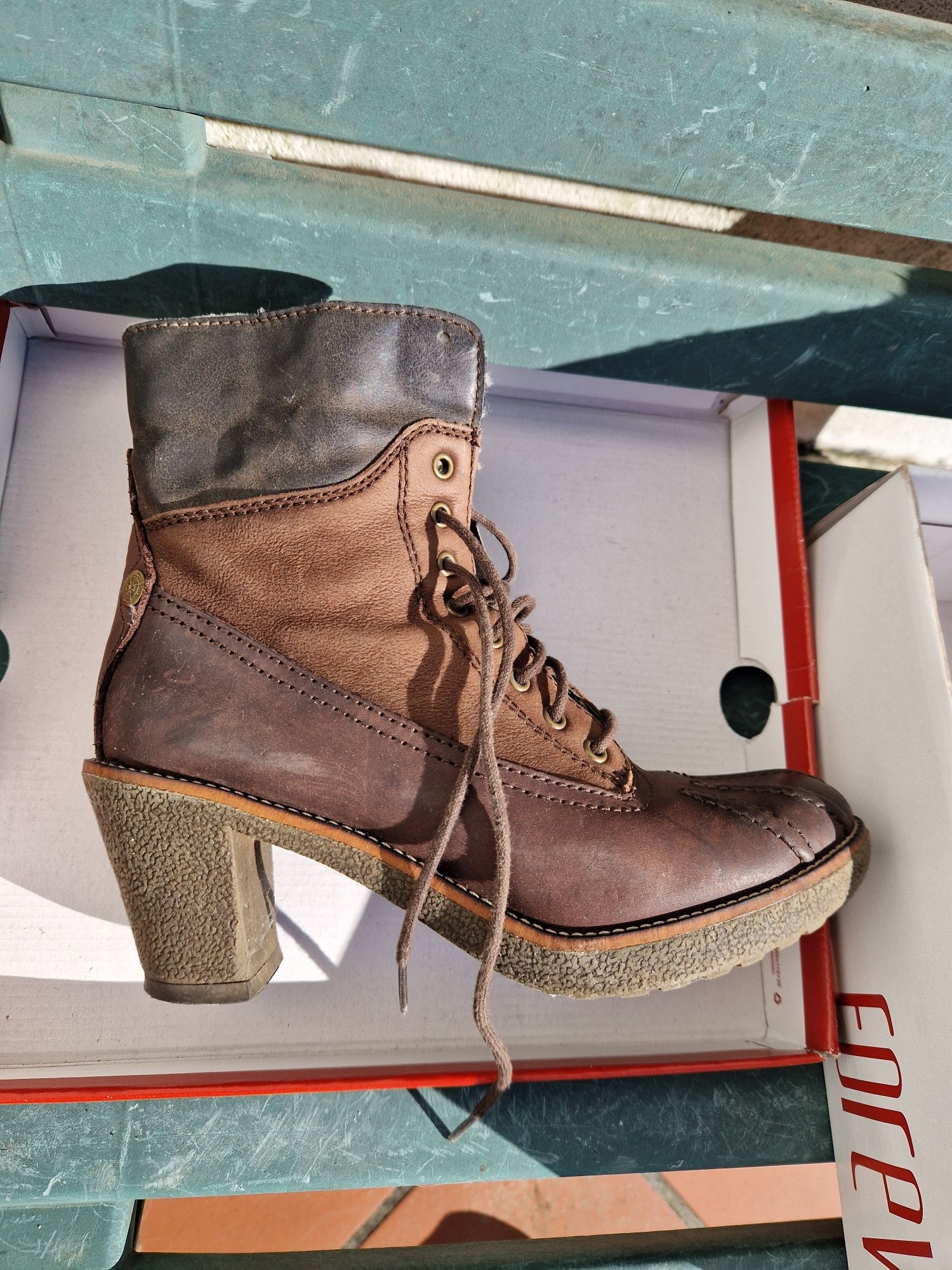 Bota inverno tamanho 38 com pêlo quentes e confortaveis