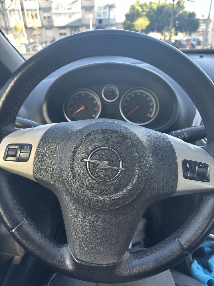 Vende-se Opel Corsa 2008 a gasolina