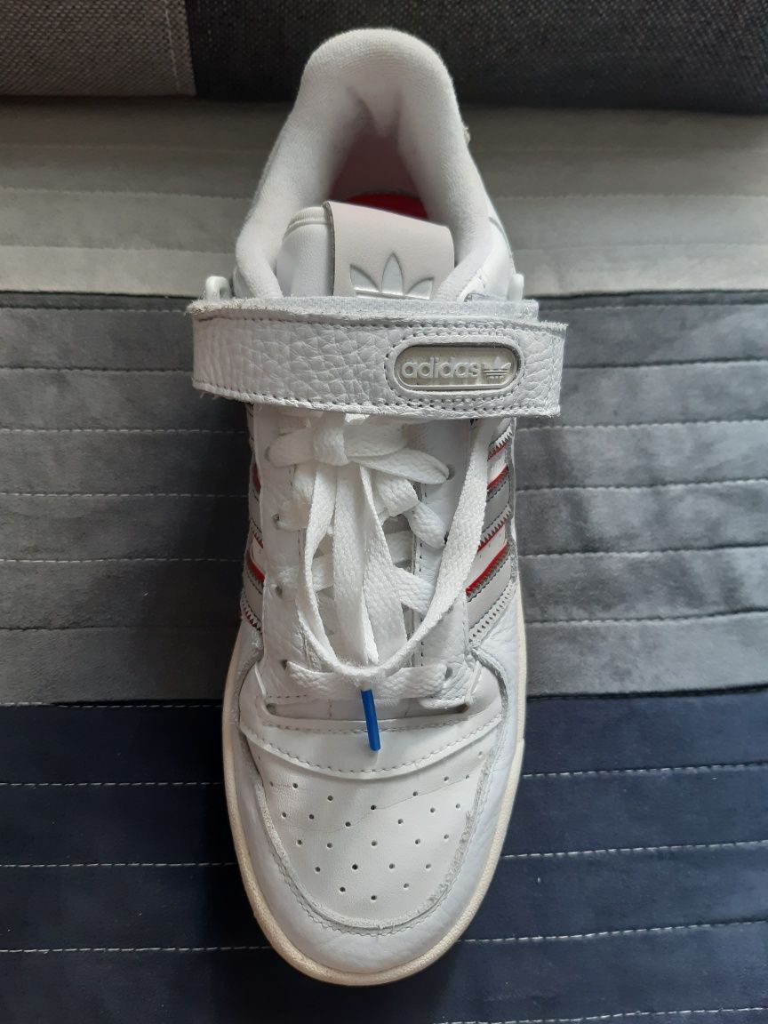 Adidas forum low