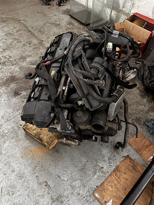 Motor e escape completo 320i 150cv