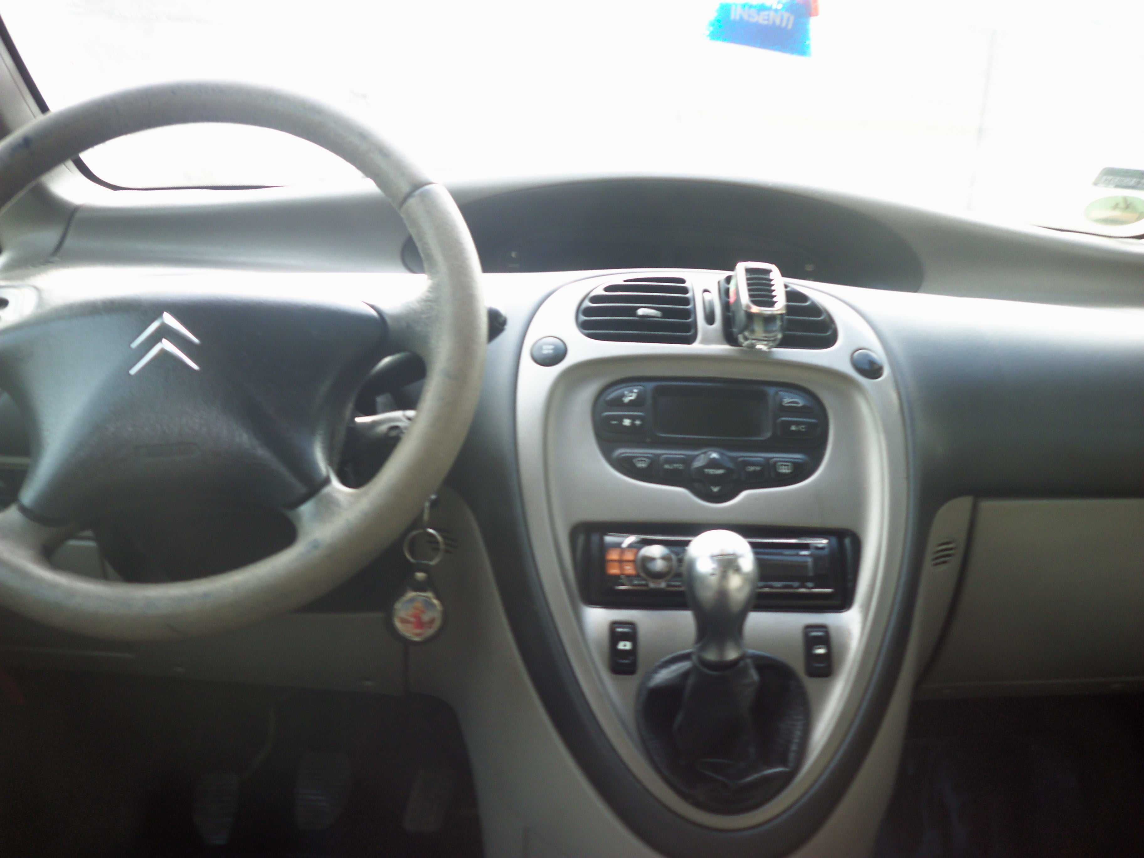 Citroen Xsara Picasso 1.8 benzyna, klima ,elektryka 2004r.