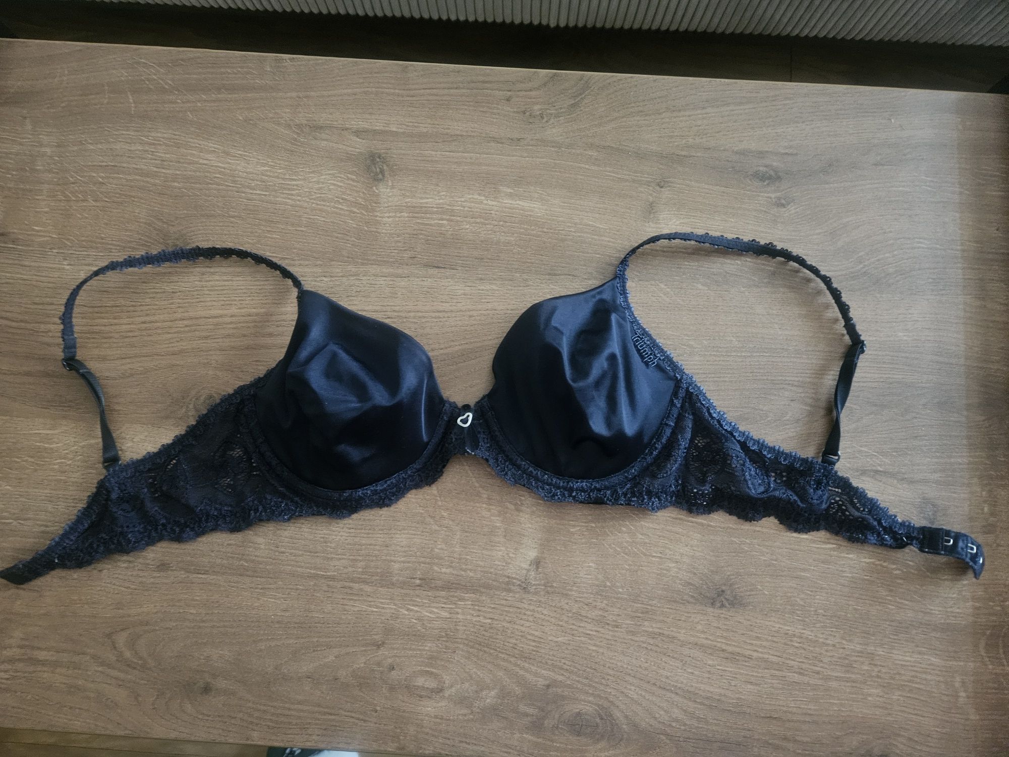 Intimissimi biustonosze 4+1 Triumph 75 B sztuki 80B staniki