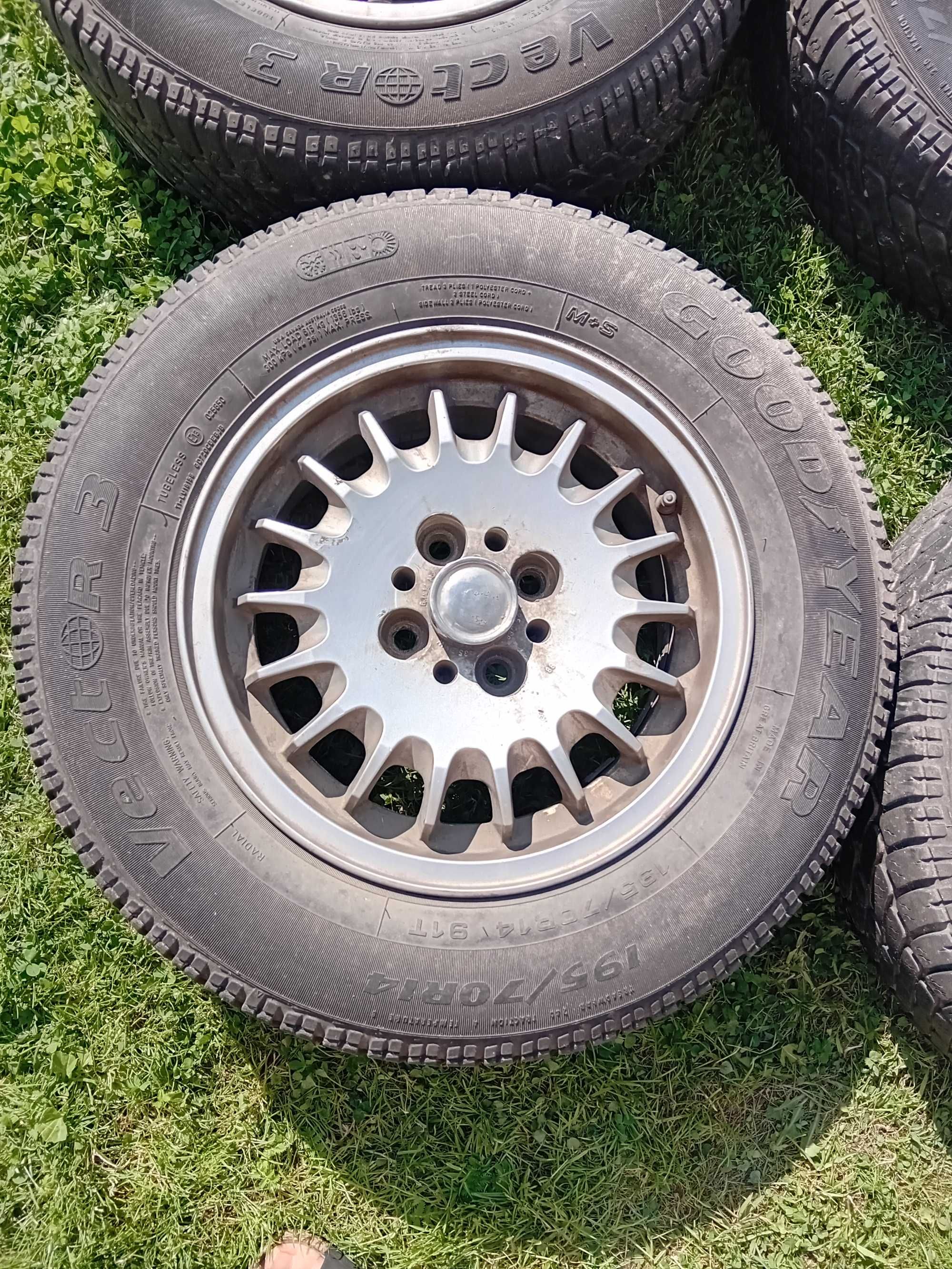 Sprzedam felgi 14stki tzw słoneczka do BMW E30