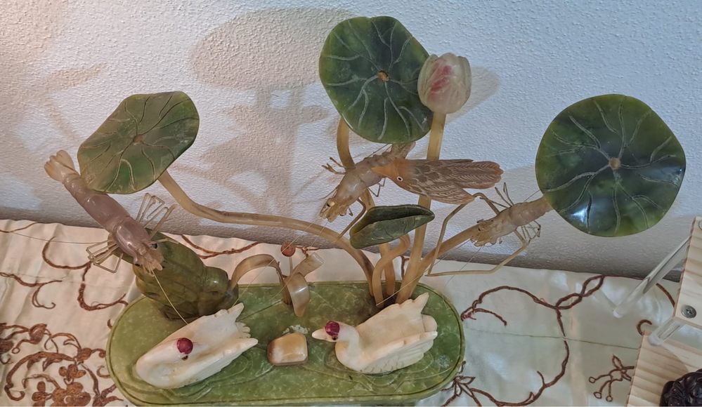 Linda escultura em pedra Jade