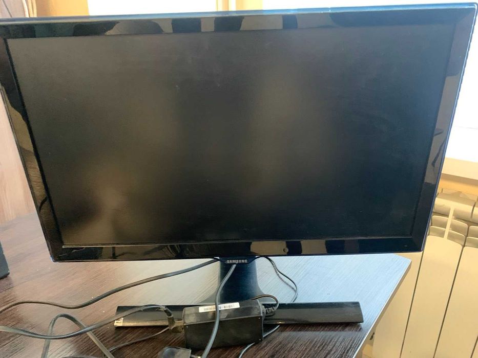 монитор SAMSUNG LS22E390HSO/CI
