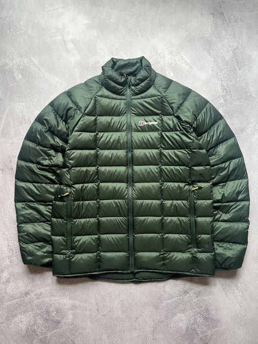 Чудовий пуховик Berghaus 600