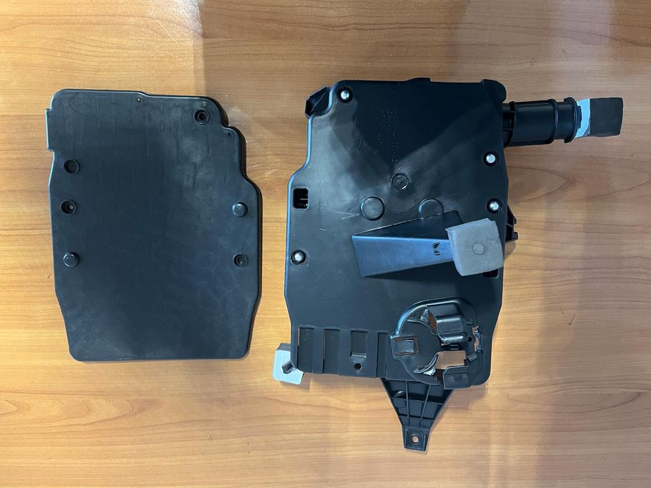 Obudowa Osłona Skrzynka komput/sterownika silnika Ford Focus mk3 CMax