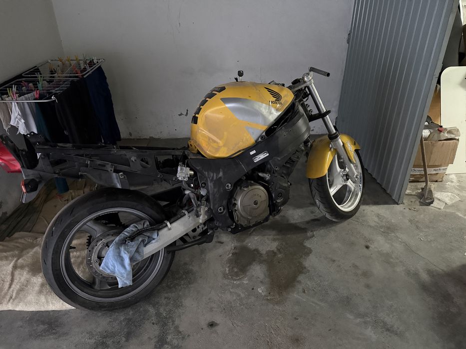 Honda CBR 1100 XX peças