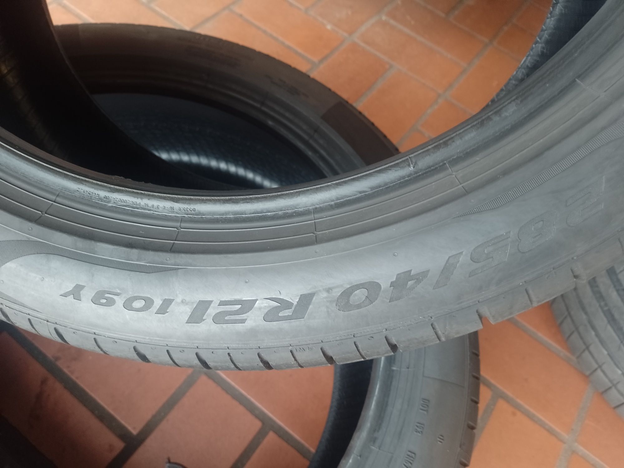 Opony 285, 40, 21 Pirelli