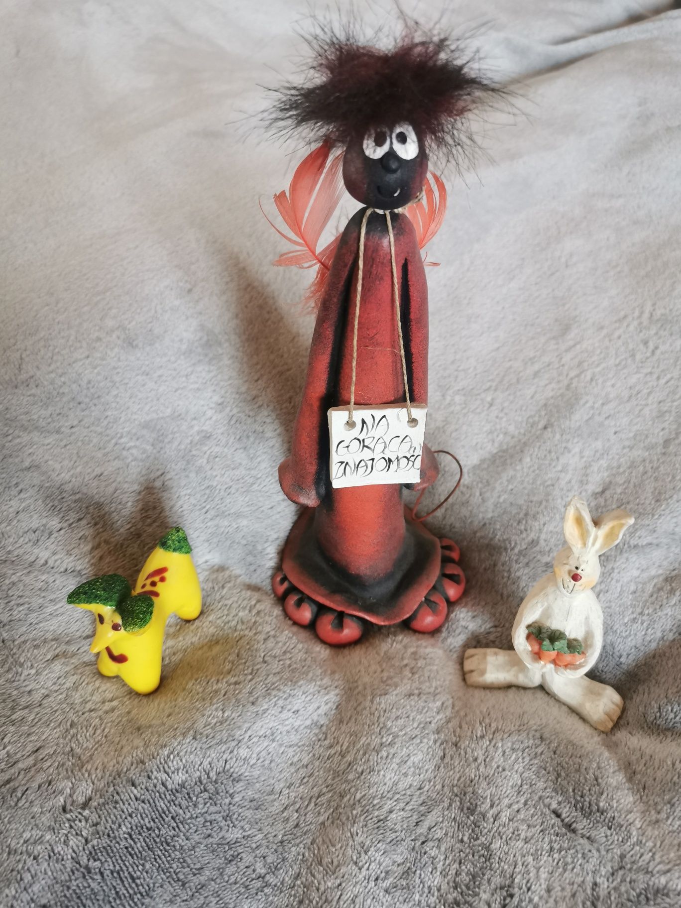 Skarbonki, figurki, świeczniki