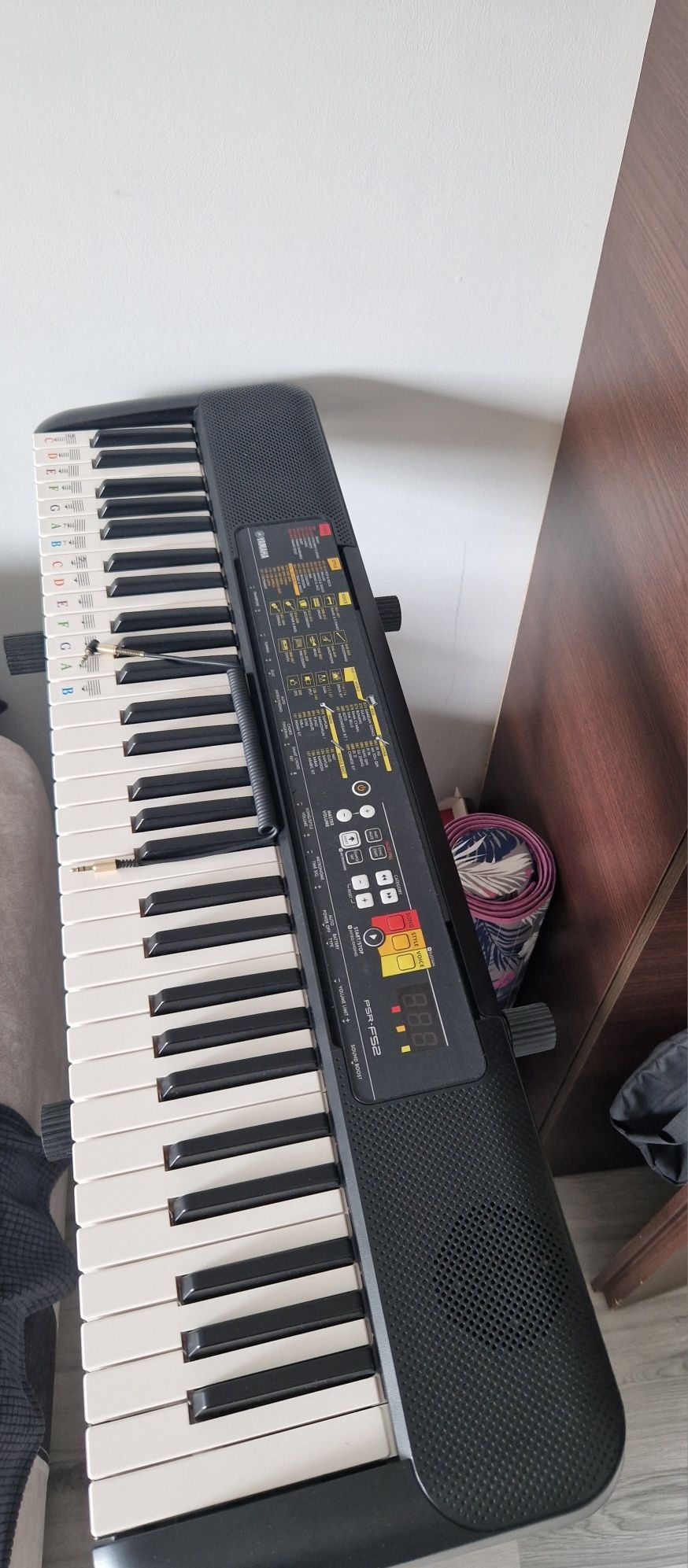 Yamaha PSR f52 keyboard