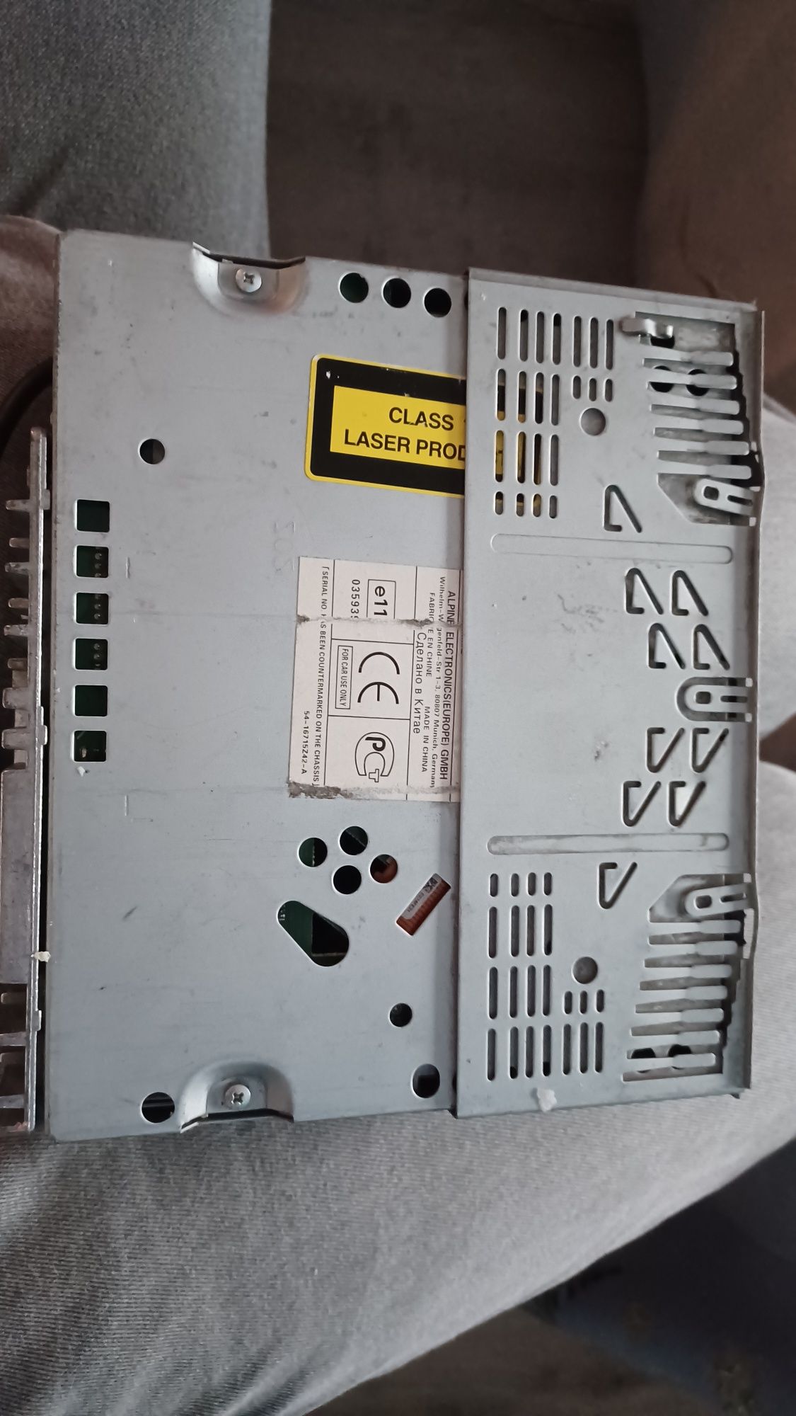 Radio alpine CDE-131R USB / CD