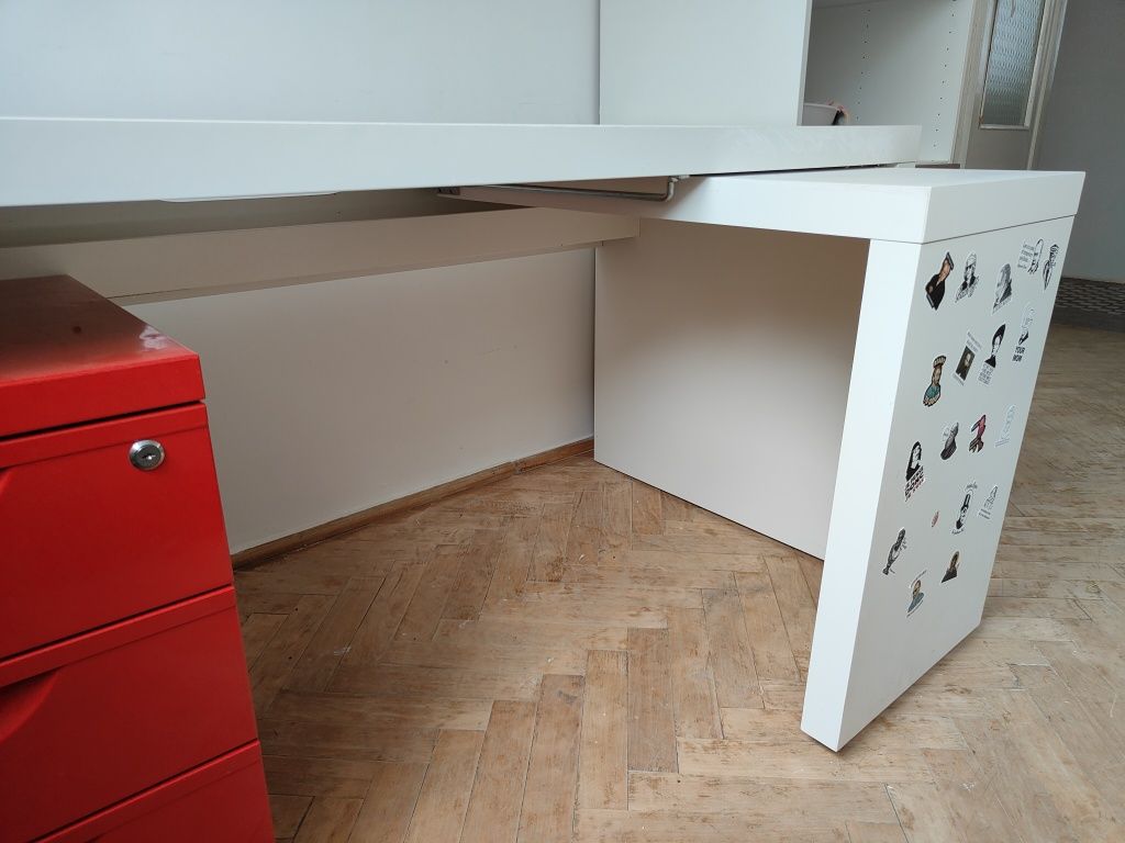 Sprzedam Biurko Ikea Malm z wysuwanym miejscem roboczym