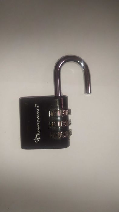 Kłódka z kodem 3 pierścienie nowa czarna fitness