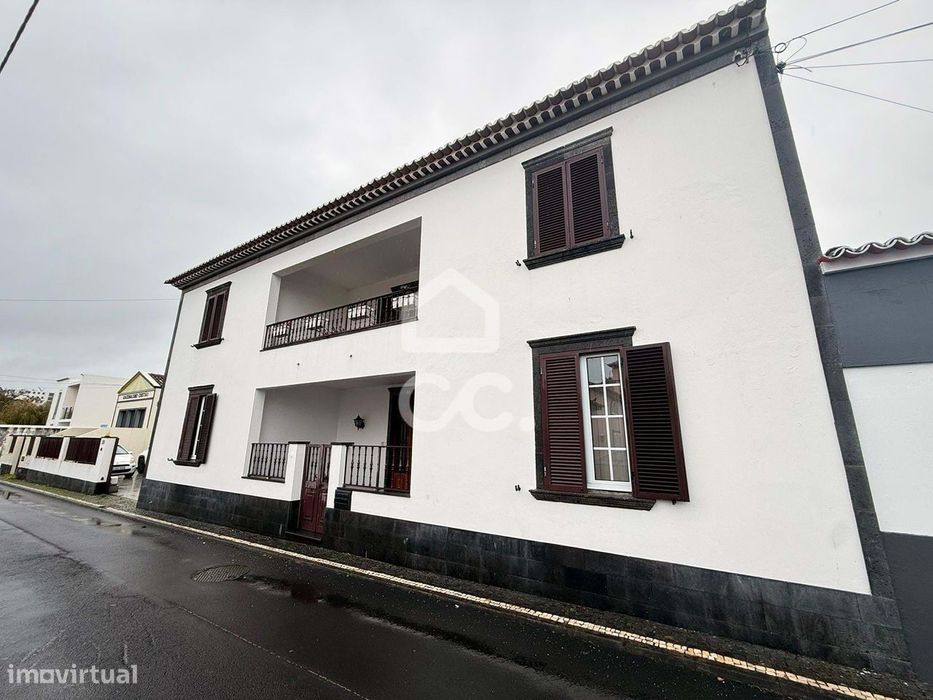 Moradia com 4 Quartos - Nossa Senhora do Rosário - Lagoa