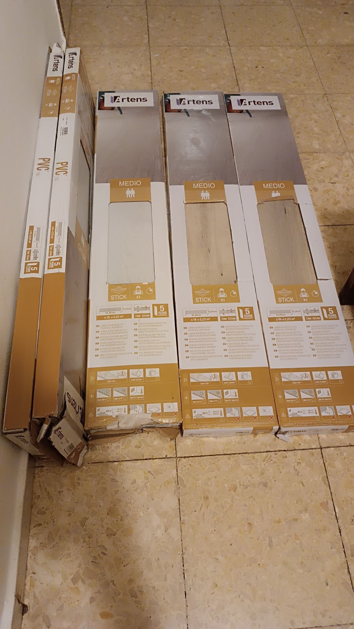 Chao vinilico  PCV colável  Artens (imitacao chao flutuante)