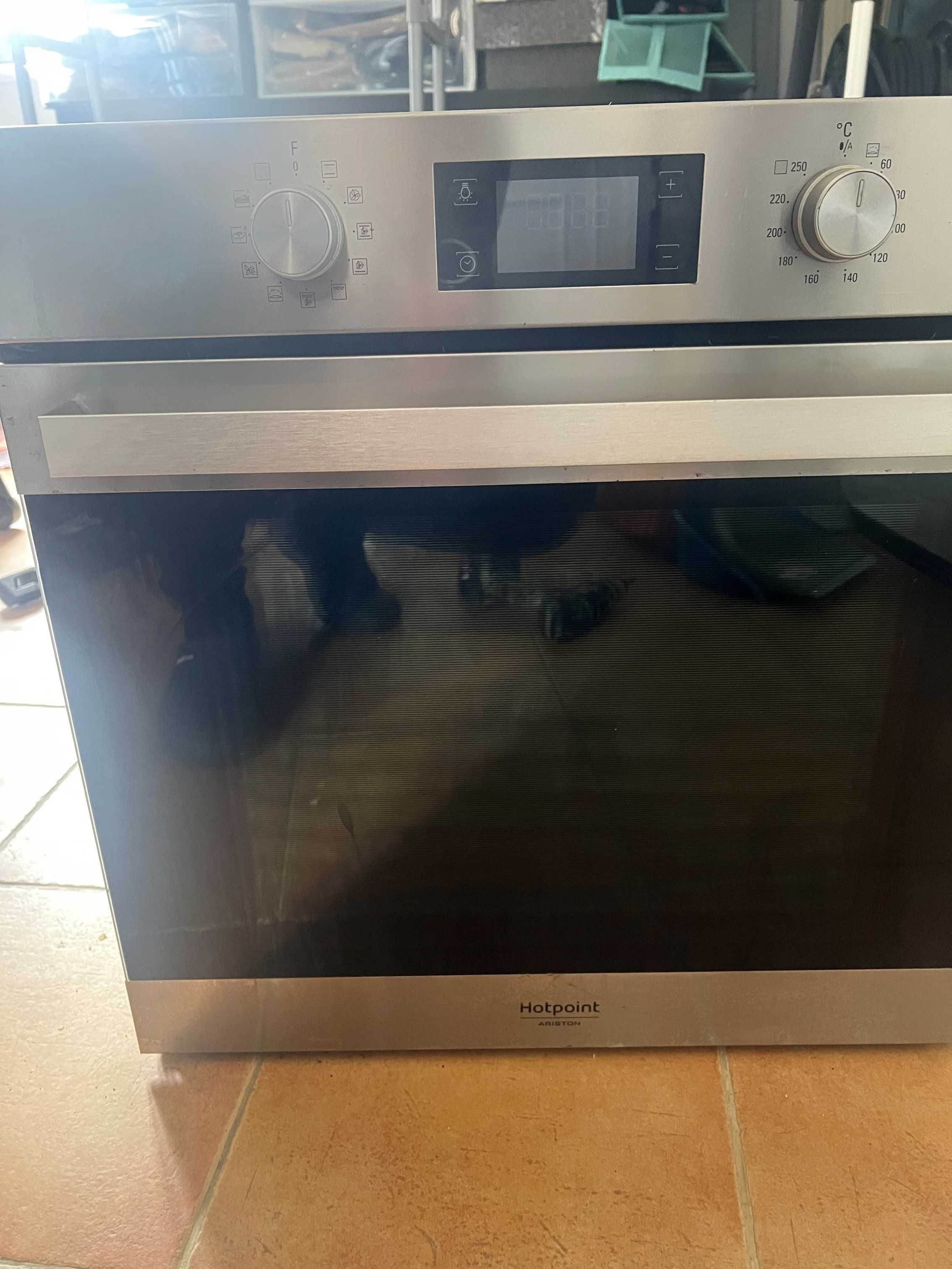 Forno Hotpoint usado