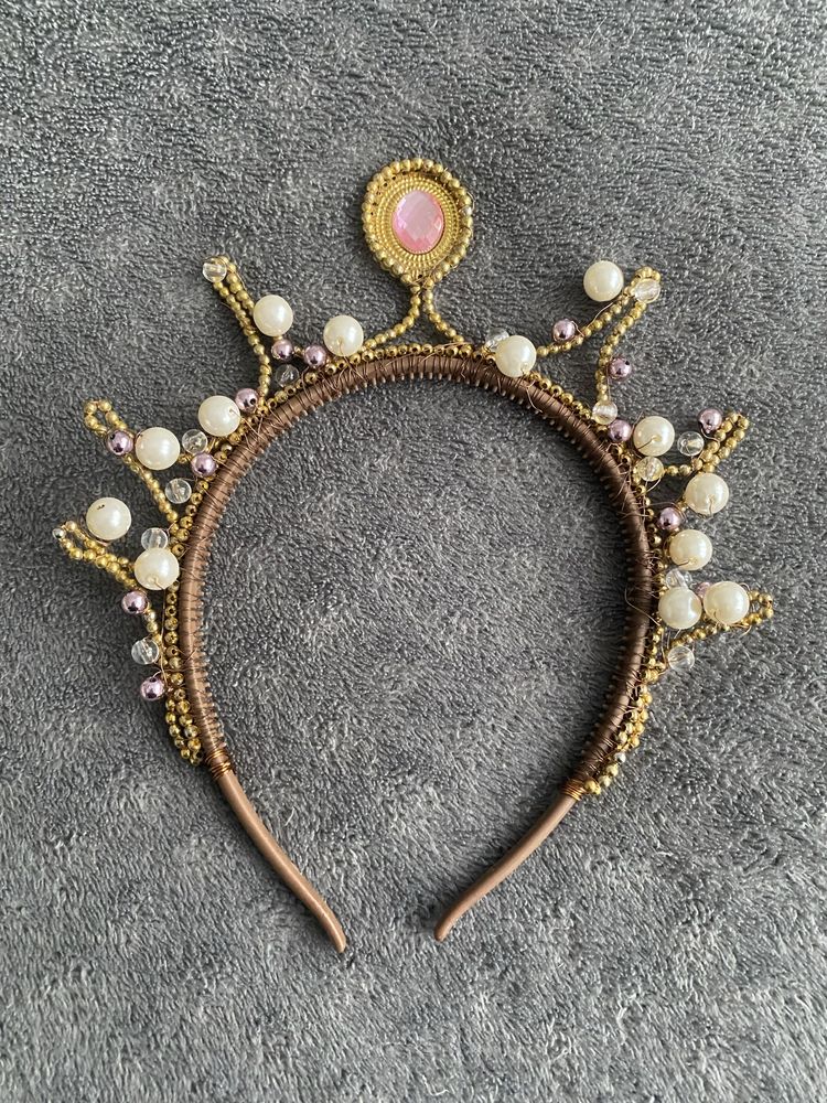 Korona handmade na opasce perły kryształki