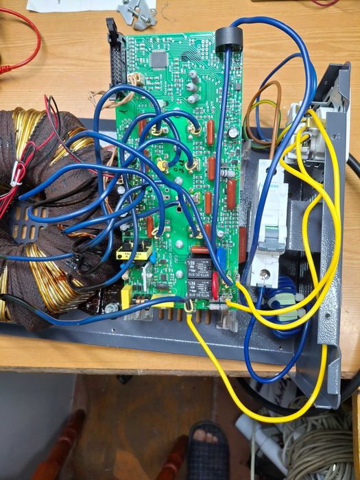 Стабилизатор напряжения ЭЛЕКС Ампер у12-1/16v2.0 Под ремонт