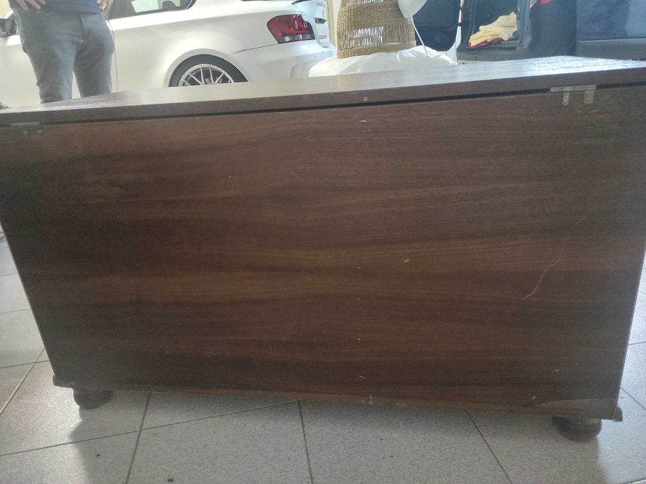 Arca em Madeira Antiga