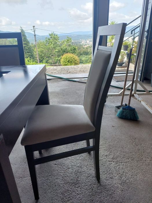 Vendo mesa de sala/ 6 cadeiras