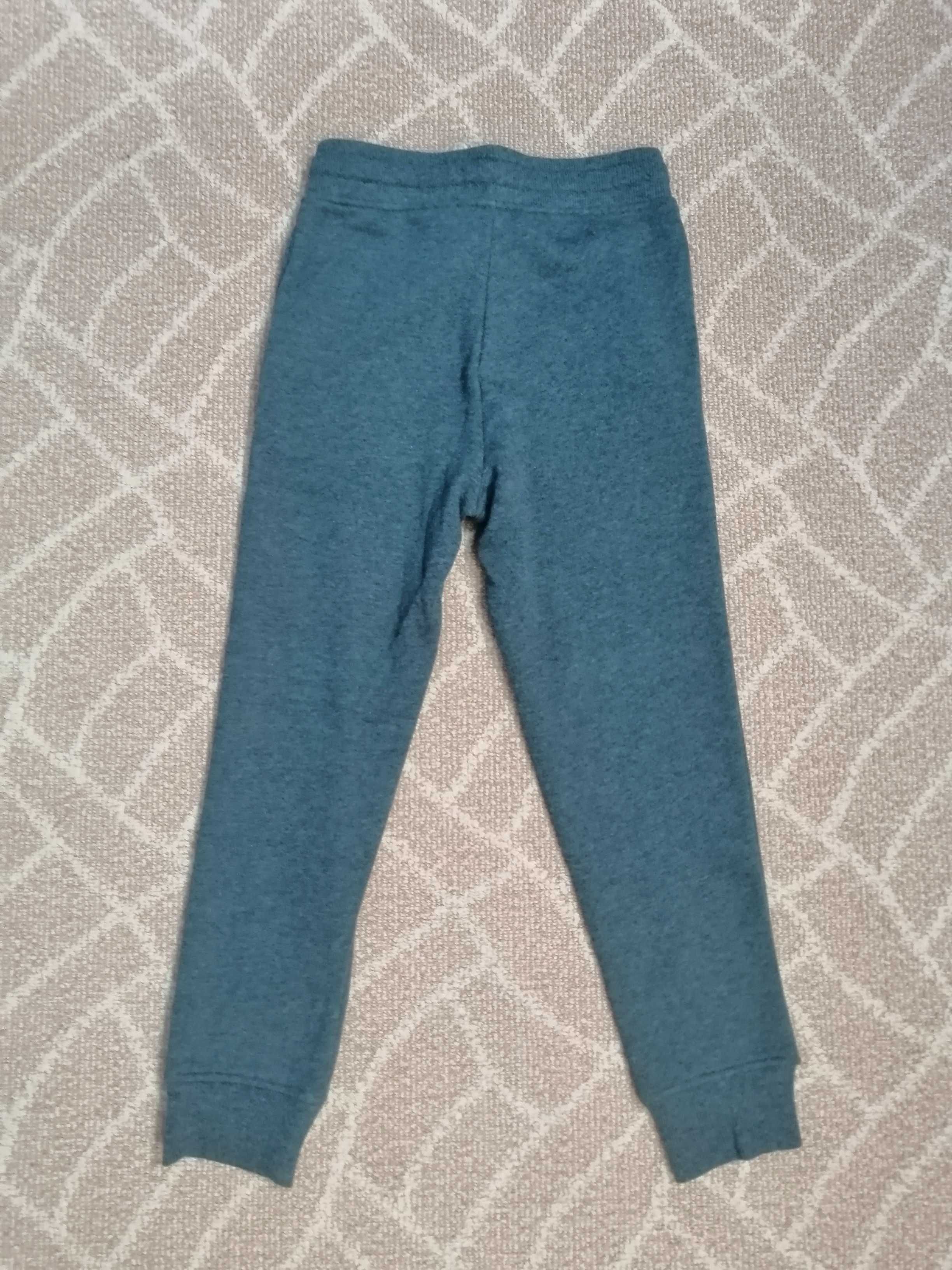 Теплые штаны оригинал H&M на мальчика 8-9 лет 134