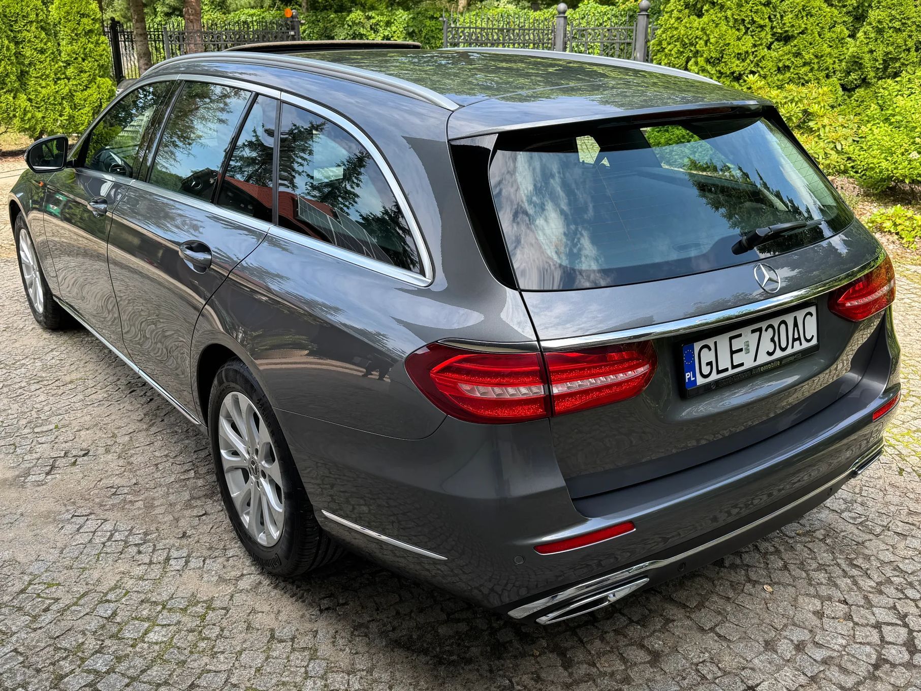 Mercedes-Benz Klasa E Exclusive / Ambiente / Full LED / Asystenci jazdy / Szyberdach