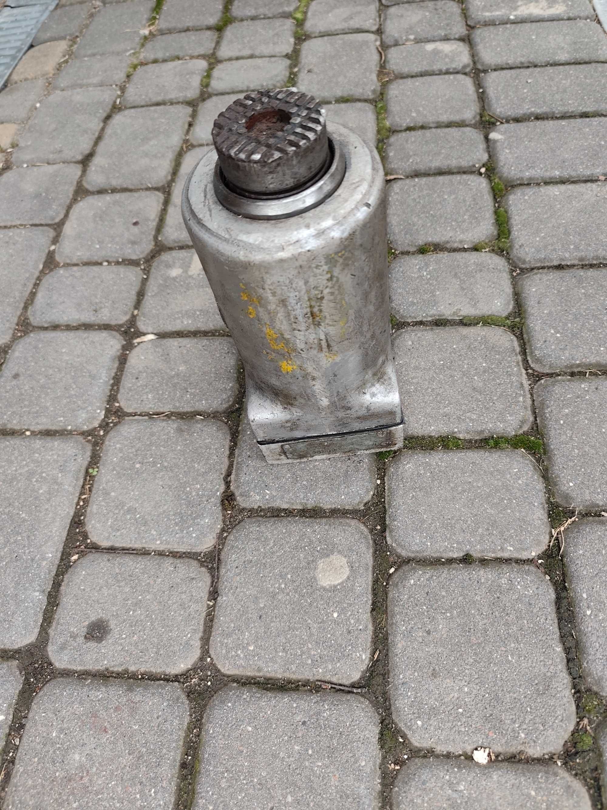 Podnośnik hydrauliczny 10t