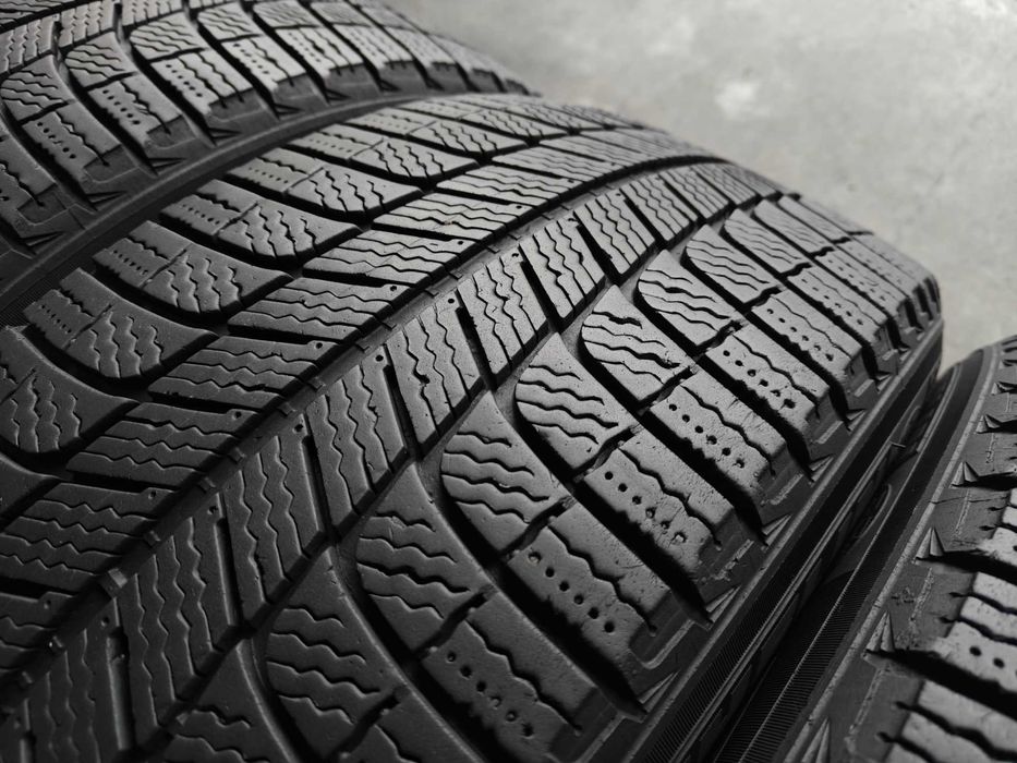 R17 215 55 зимові шини липучки Michelin X-ice