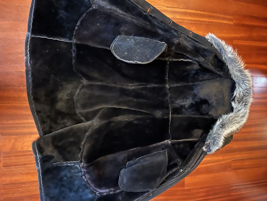 Casaco pele carneiro e gola raposa