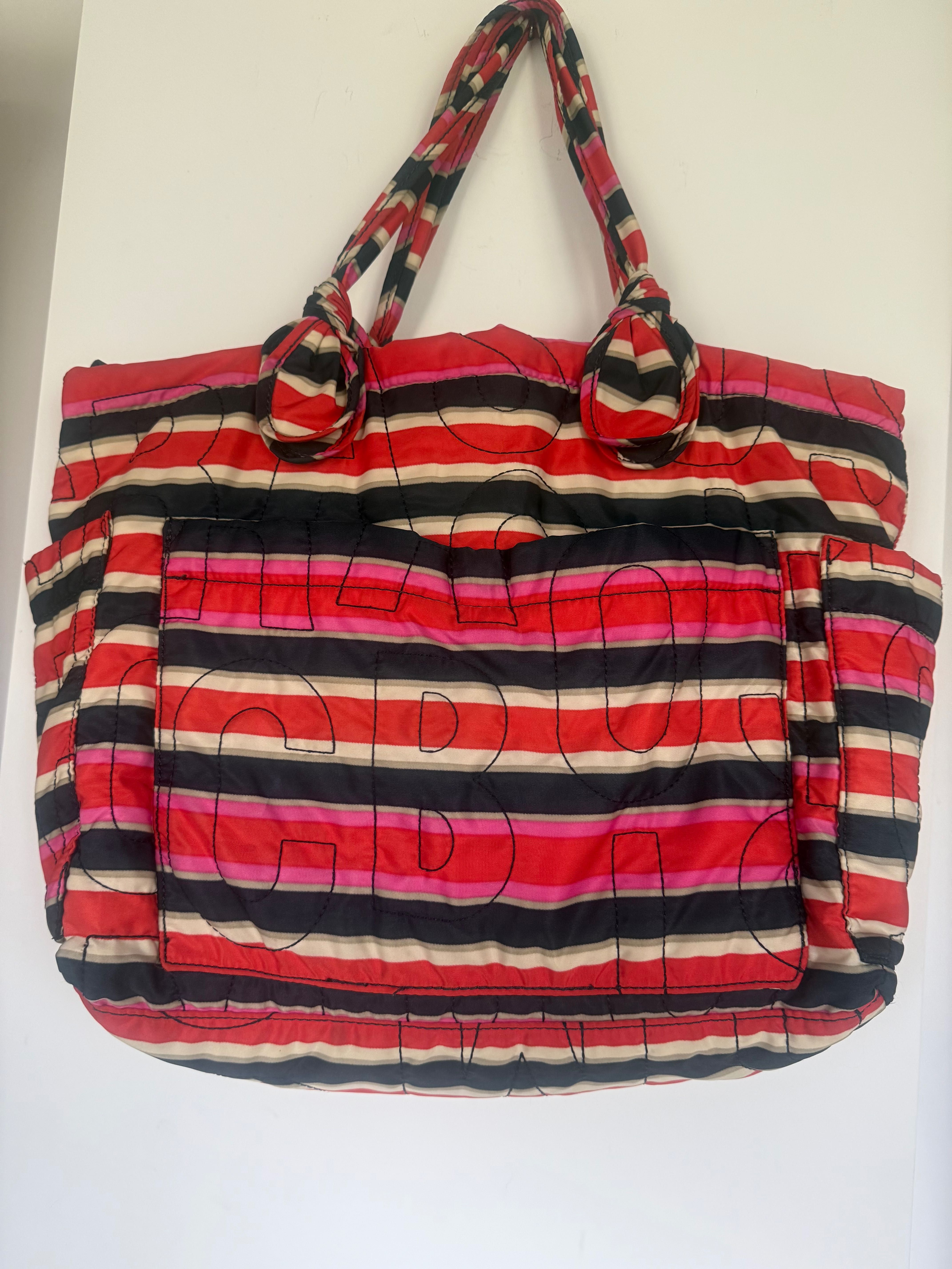 Torba Marc Jacobs wykonana z grubej tkaniny odpornej na deszcz