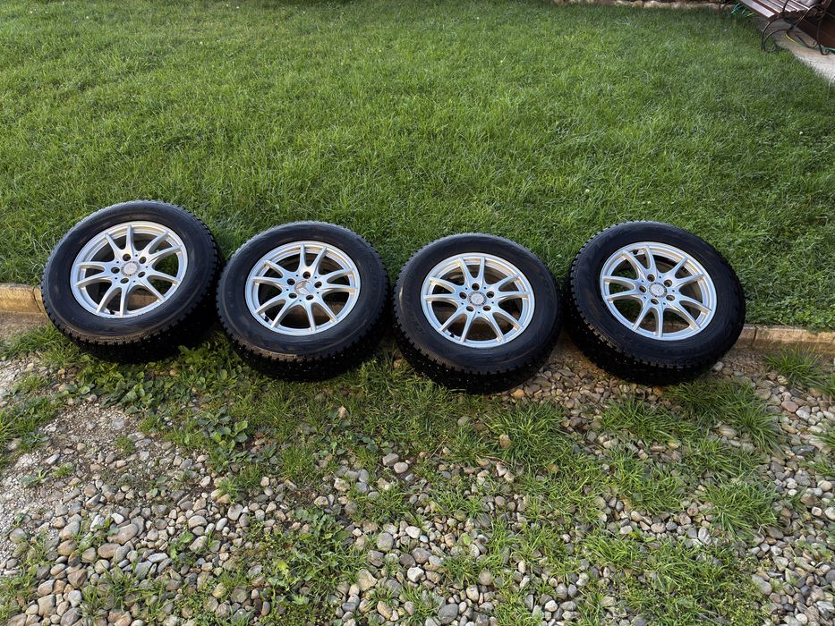 Продам диски титани з резиною R16 215/65 колеса з віто