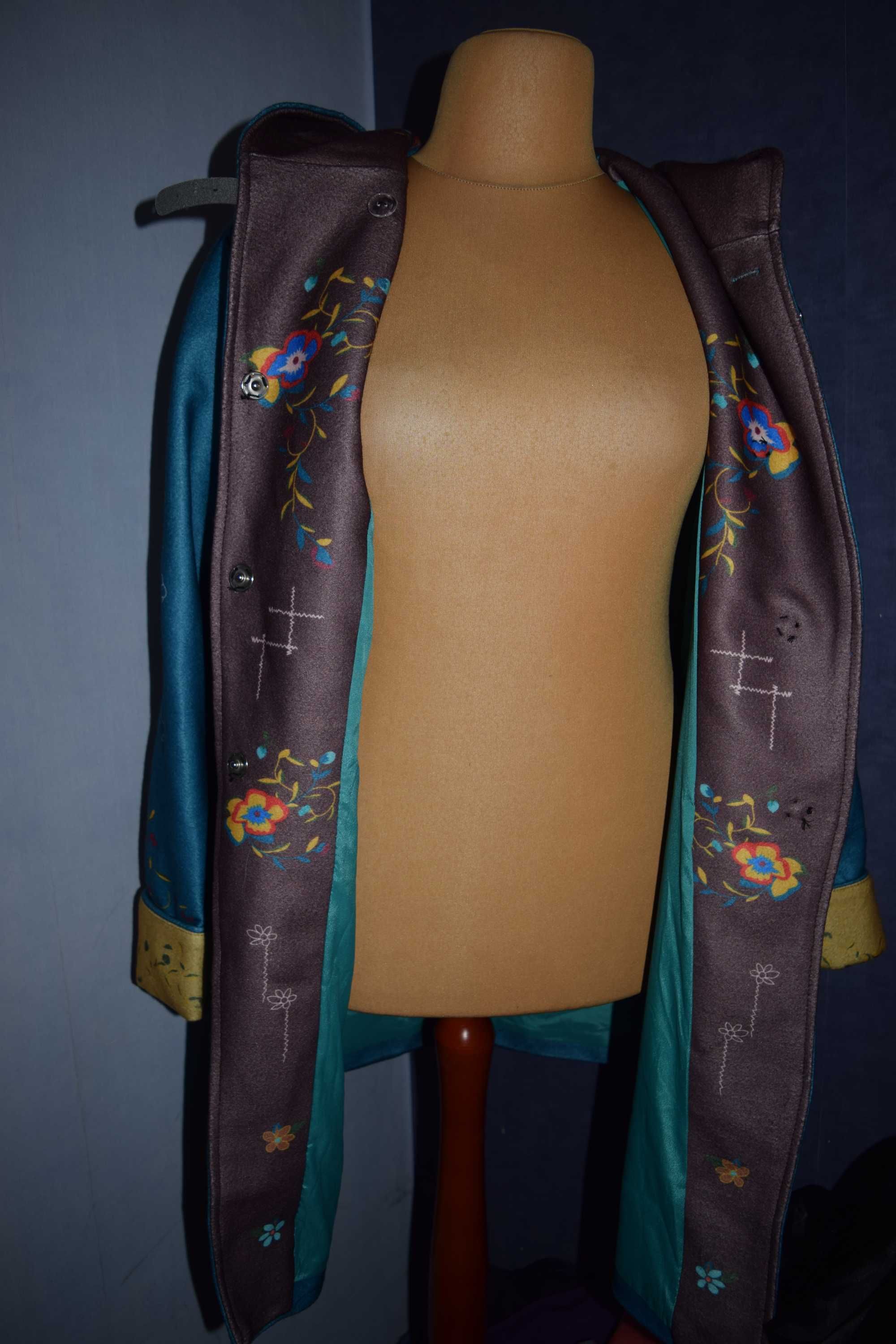Oryginalny płaszcz z kapturem w kwiaty nowy_48