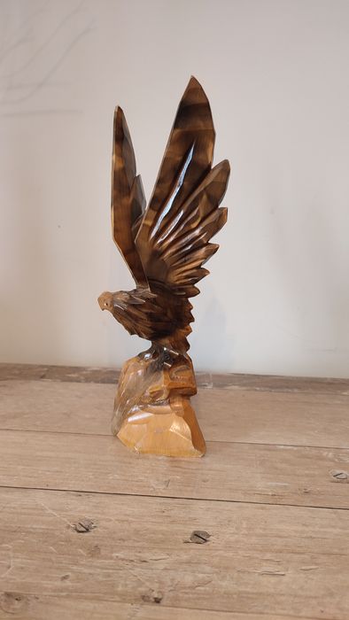 Дерев'яний орел.