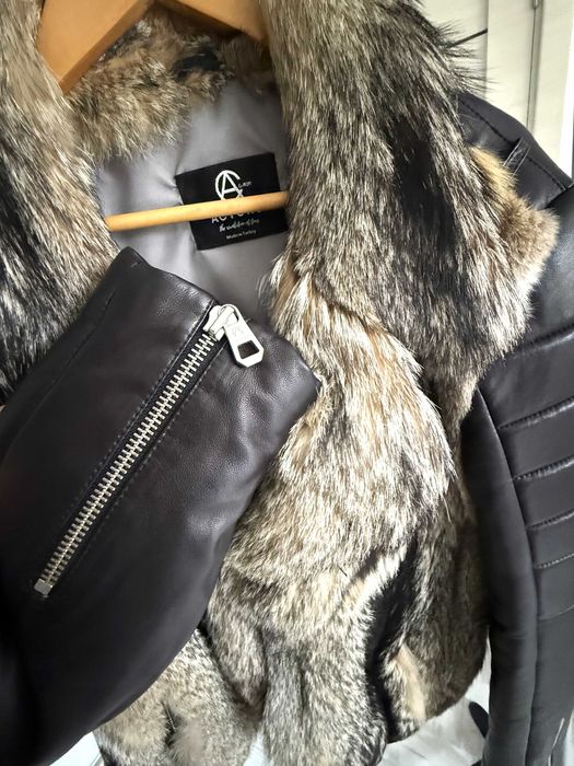 Чоловіча зимова куртка з хутром вовка