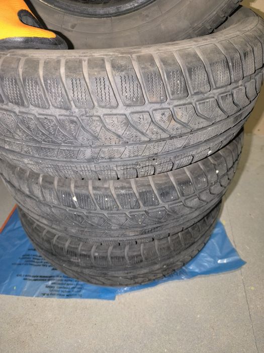 Opony zimowe Dunlop 195/65/R15 Garażowane