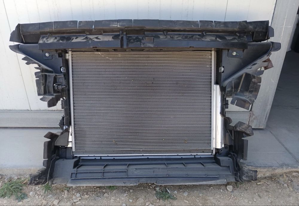 Радиаторы джип компас 2.0 22-25, касета радиаторов jeep compass 22-25.