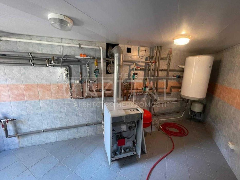 ВЕЛИЧНА РЕЗИДЕНЦІЯ біля води 420м2 — розкіш і приватність у Плютах