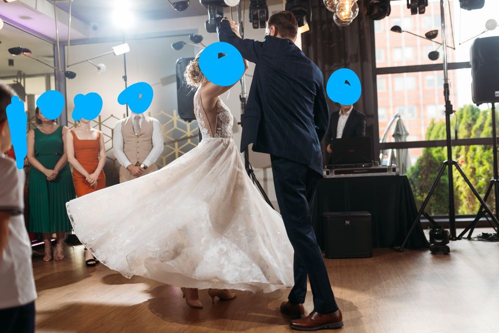 Suknia ślubna literka A