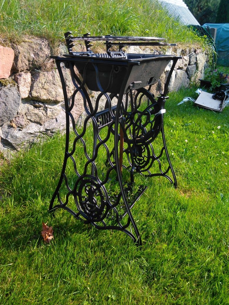 Grill żeliwny rustykalny