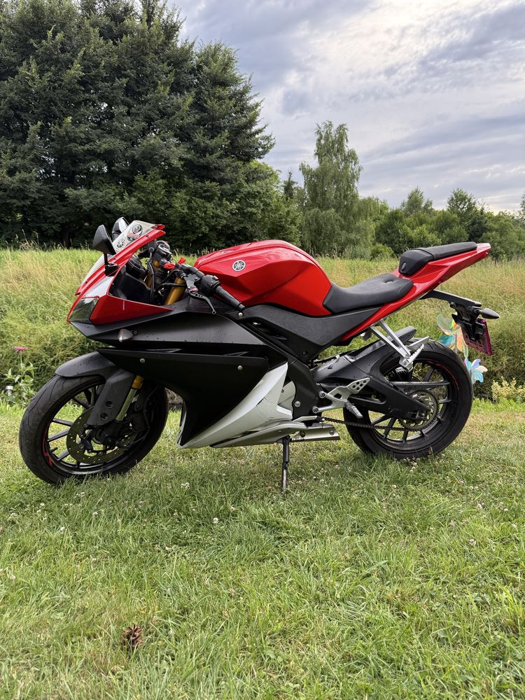 Yamaha yzf r125.