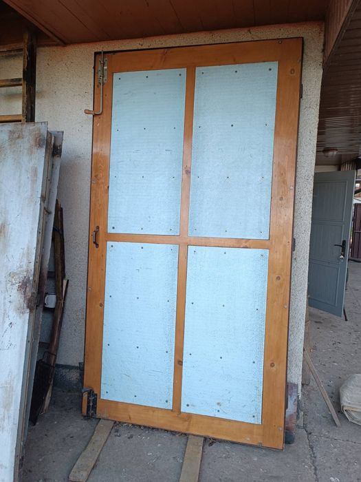 Продаю гаражні двері