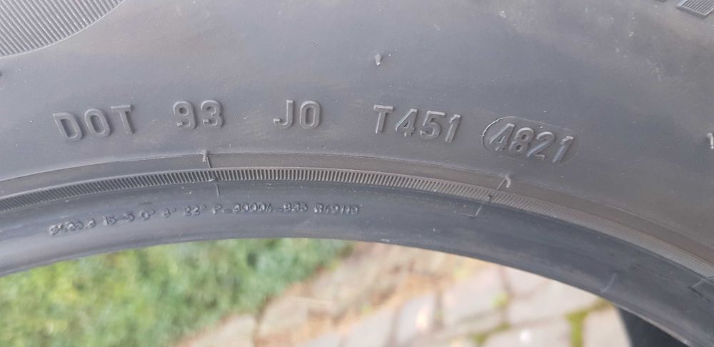 Opony zimowe Pirelli R17" 215-55, 94H M+S VW Passat, SuperB - 4 sztuki