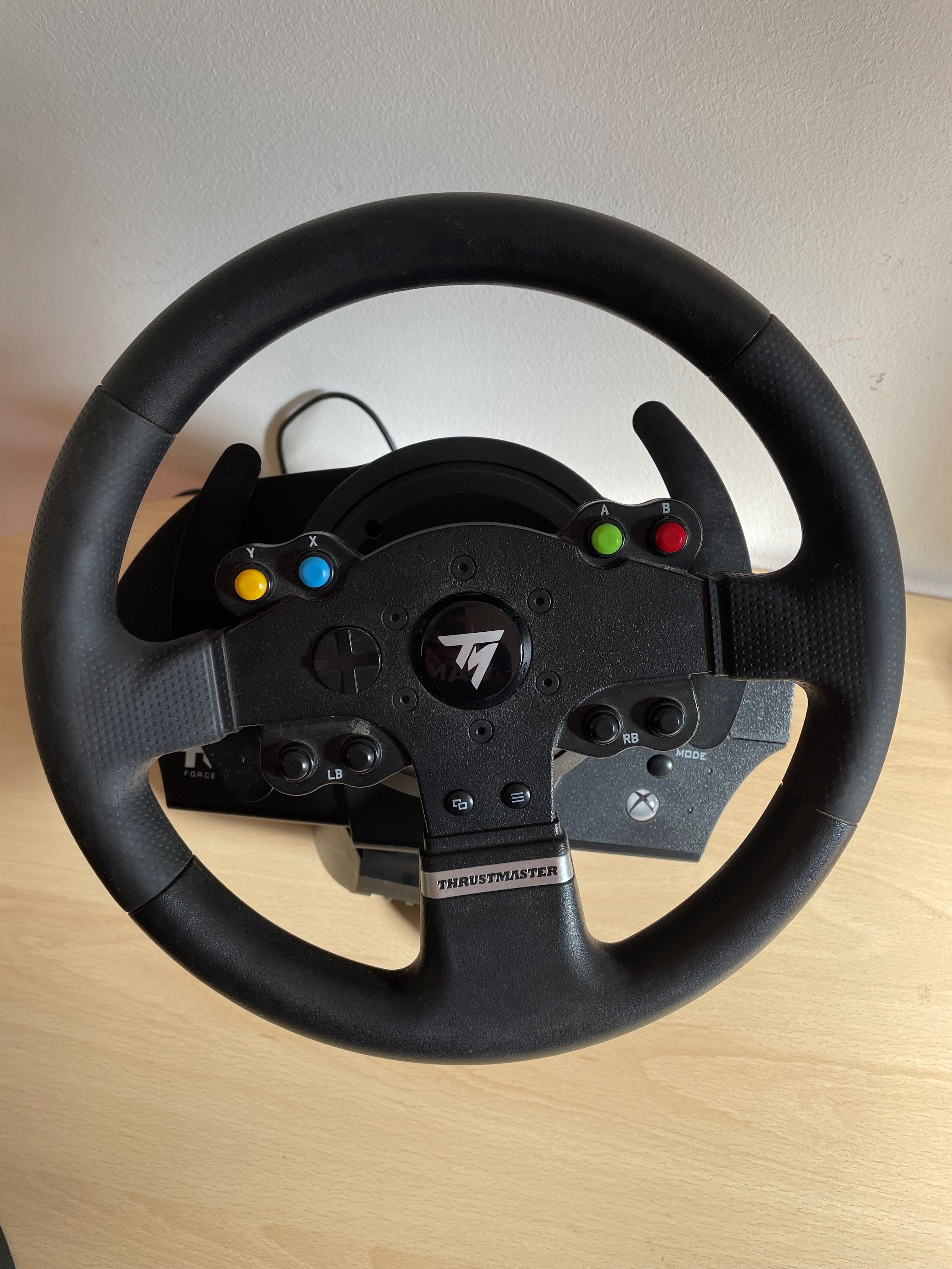 Volante Thrustmaster TMX