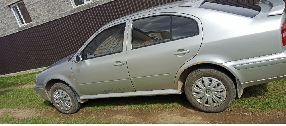 Шкода Октавія 1.6