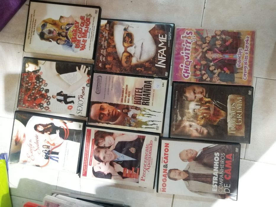 Vendo três sacos de filmes de DVD's