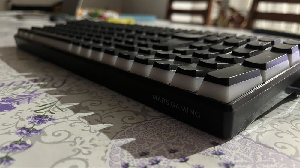 Teclado Gamer Mars MKULTRA 96%- Mecânico, Switch Vermelho, Layout PT