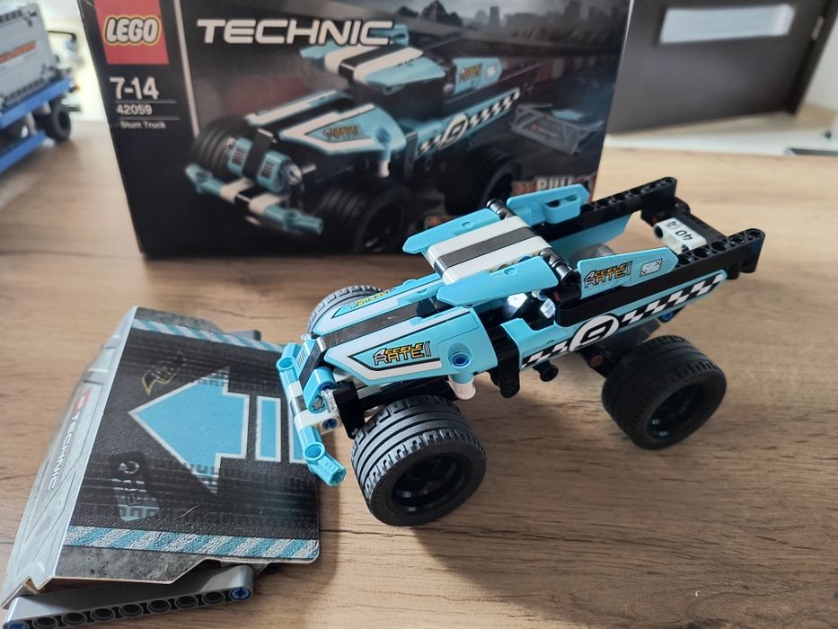 Zestaw Lego Technic terenówka kaskaderska