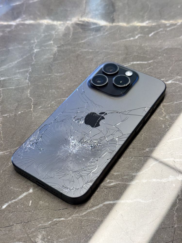 iPhone 15 Pro 128GB Black Titanium Neverlock